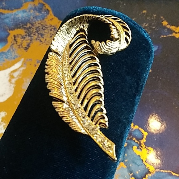 VTG Gold Tone Embellished Stament Leaf Brooch Pin - Picture 4 of 17